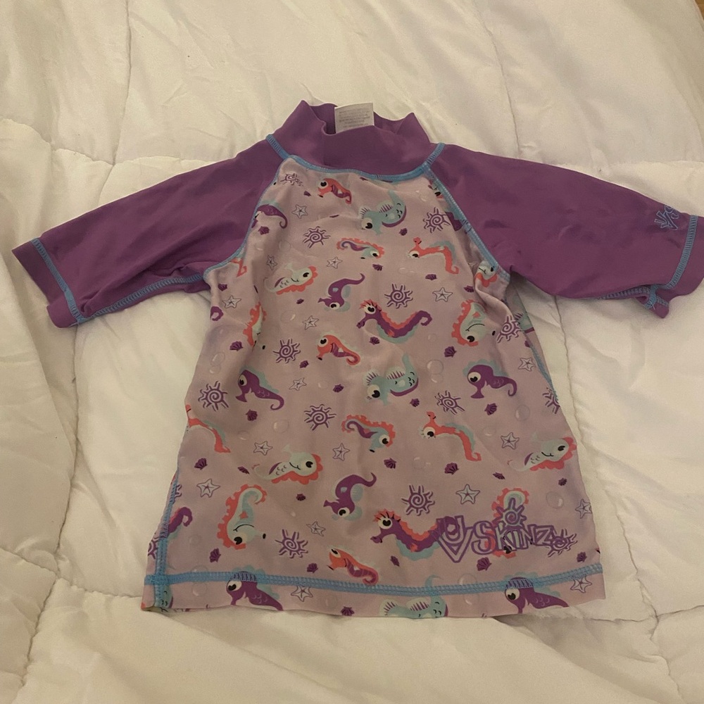 Euc uv skinz brand rash guard girls shirt. Size 3t